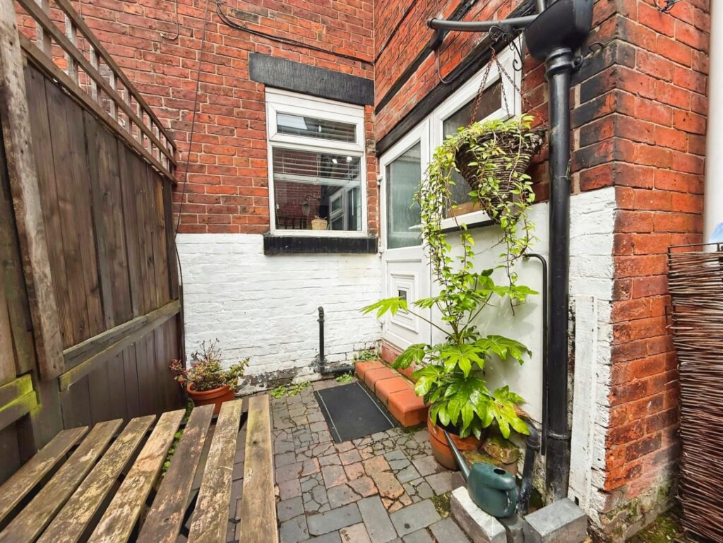 Deansgate, Leek, Staffordshire ST13 6JF