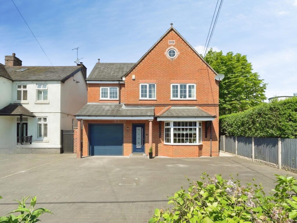 Leek Road, Endon, Staffordshire, ST9 9EF