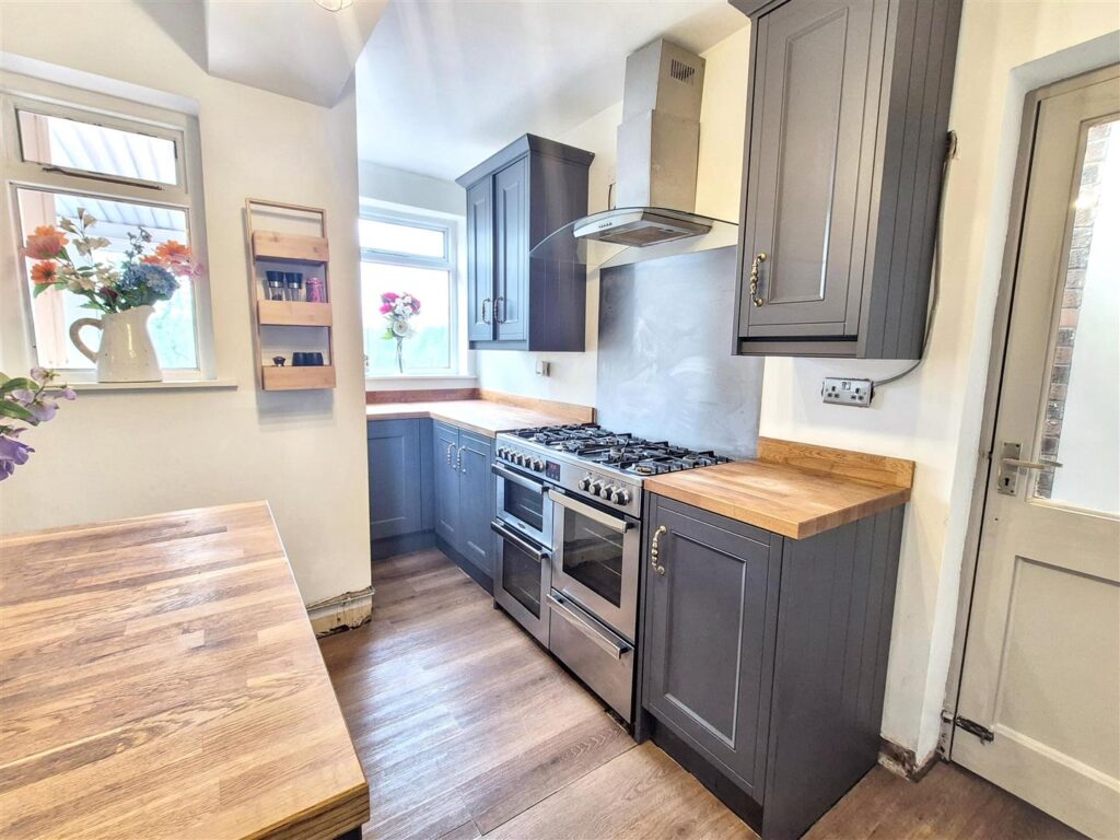 Roughcote Lane, Caverswall, ST11 9ET