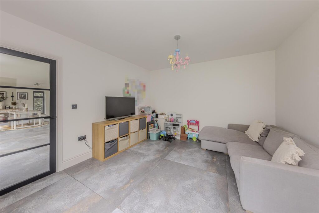Marlborough Drive, Macclesfield, Cheshire, SK10 2JX