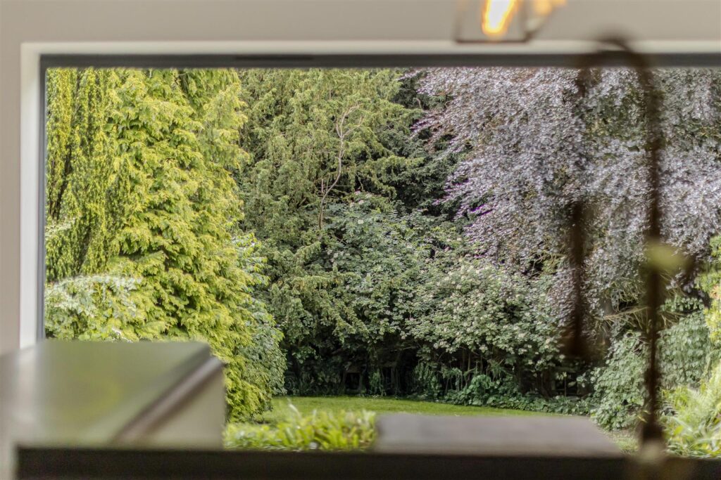 Marlborough Drive, Macclesfield, Cheshire, SK10 2JX