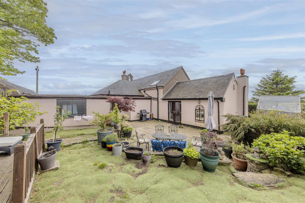 Buxton Road, Upper Hulme, Staffordshire, ST13 8UH