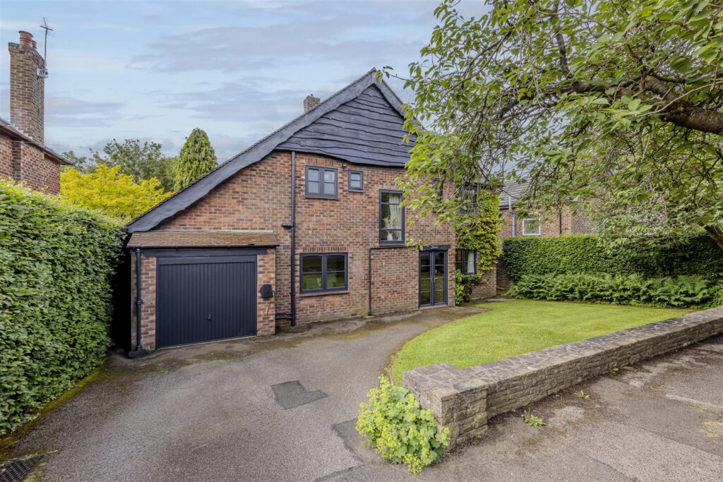 Marlborough Drive, Macclesfield, Cheshire, SK10 2JX