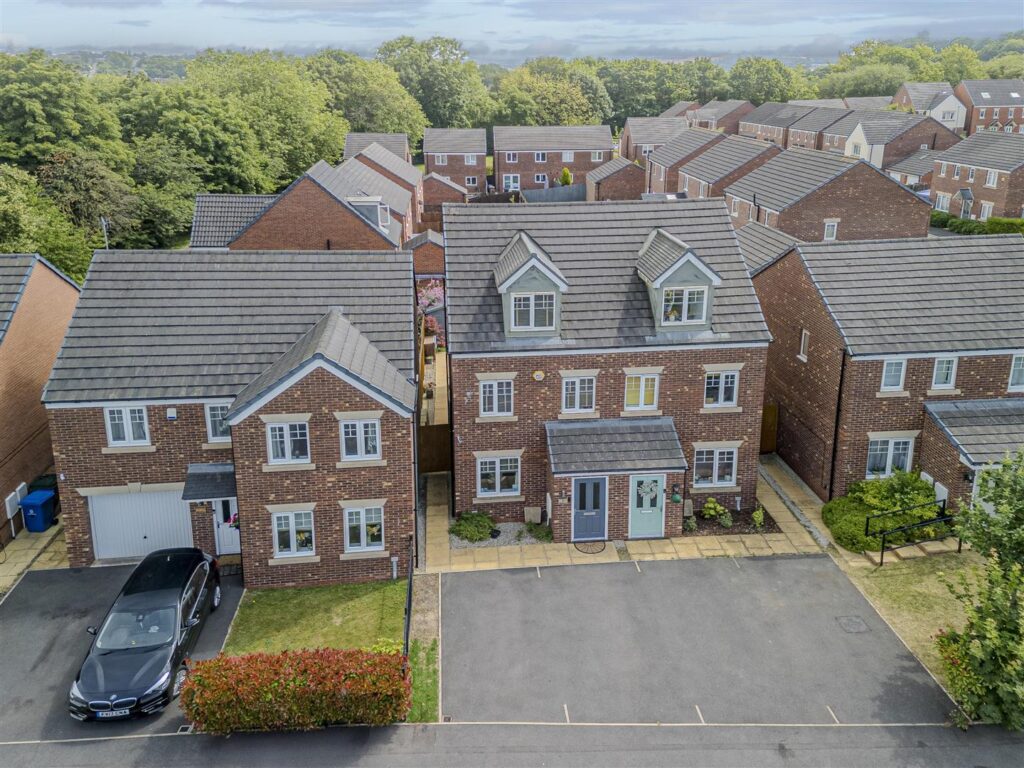 Robert Knox Way, Hartshill, Stoke-On-Trent, ST4 6FD
