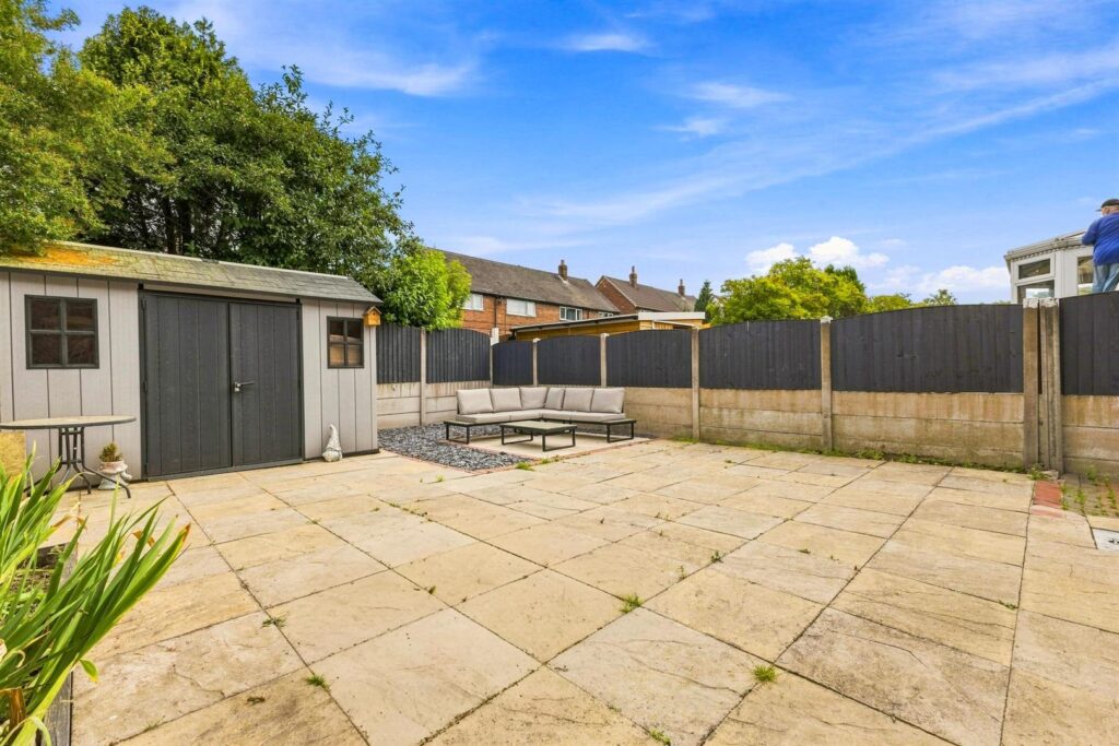Argles Road, Leek, Staffordshire, ST13 6PQ