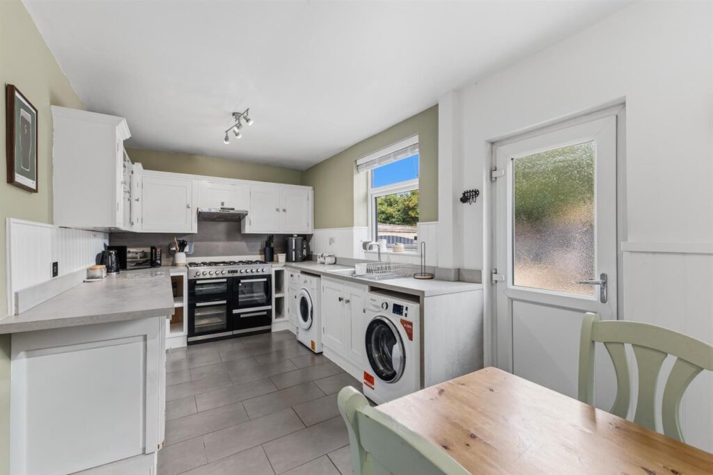 Argles Road, Leek, Staffordshire, ST13 6PQ