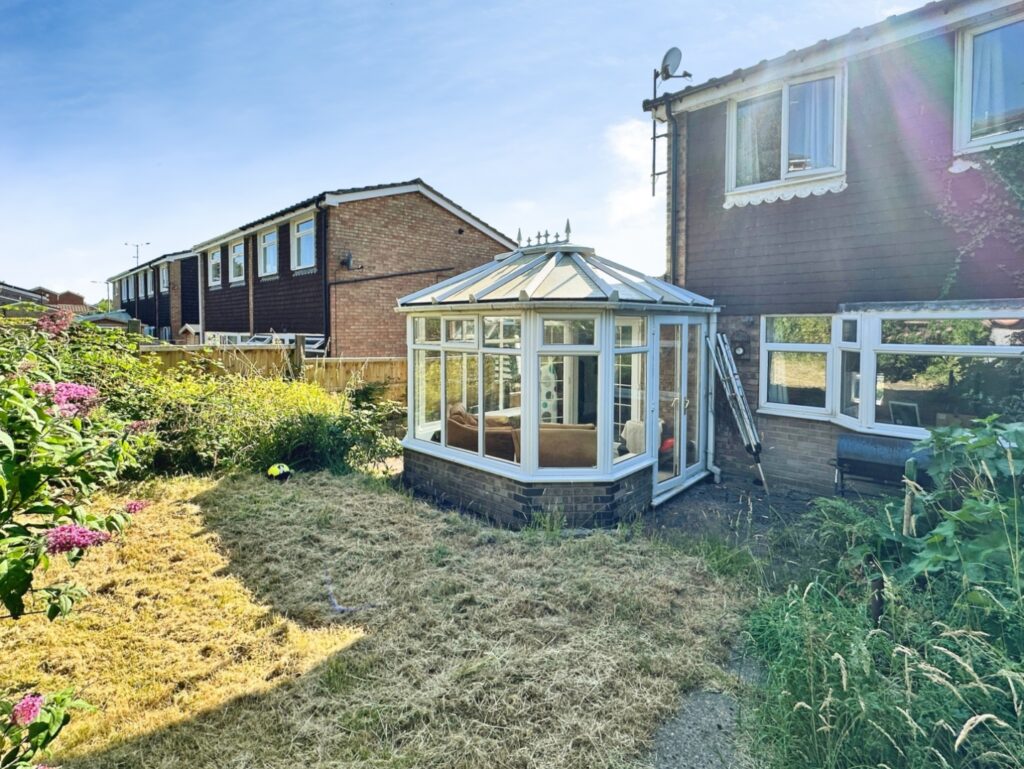 Lorien Close, Leek