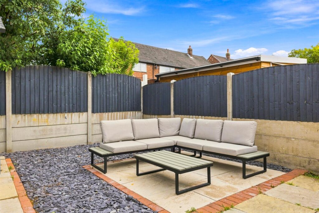 Argles Road, Leek, Staffordshire, ST13 6PQ