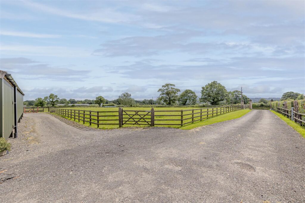 Dilhorne Road, Caverswall, Staffordshire, ST11 9EZ
