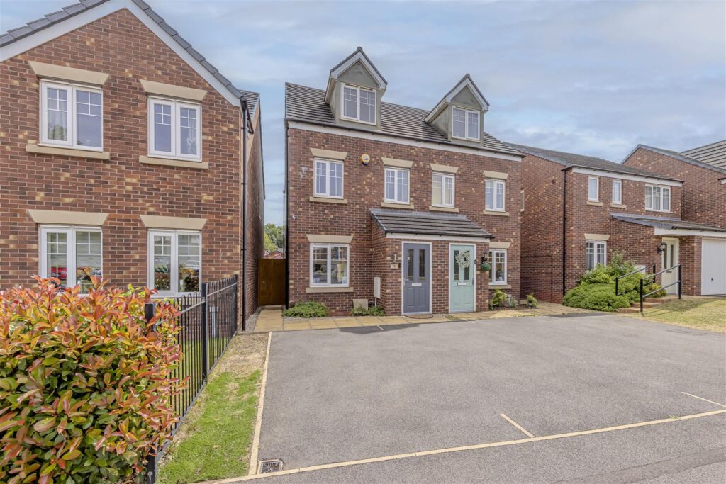 Robert Knox Way, Hartshill, Stoke-On-Trent, ST4 6FD