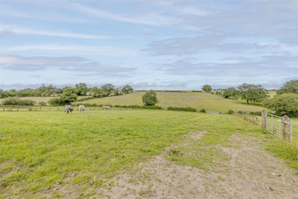 Dilhorne Road, Caverswall, Staffordshire, ST11 9EZ