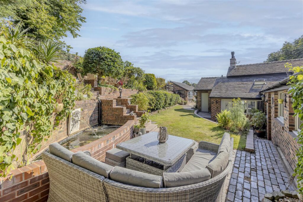 Windmill Hill, Rough Close, Staffrodshire, ST3 7PJ