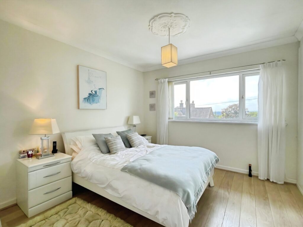 Mount Road, Leek, Staffordshire, ST13 6NQ