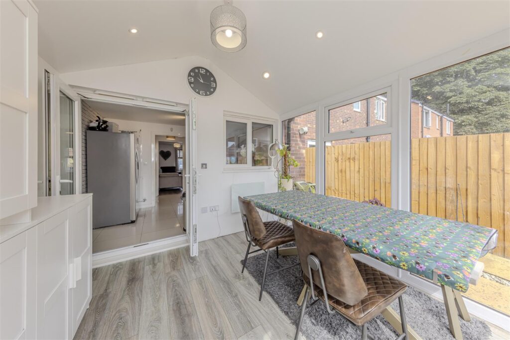 Robert Knox Way, Hartshill, Stoke-On-Trent, ST4 6FD