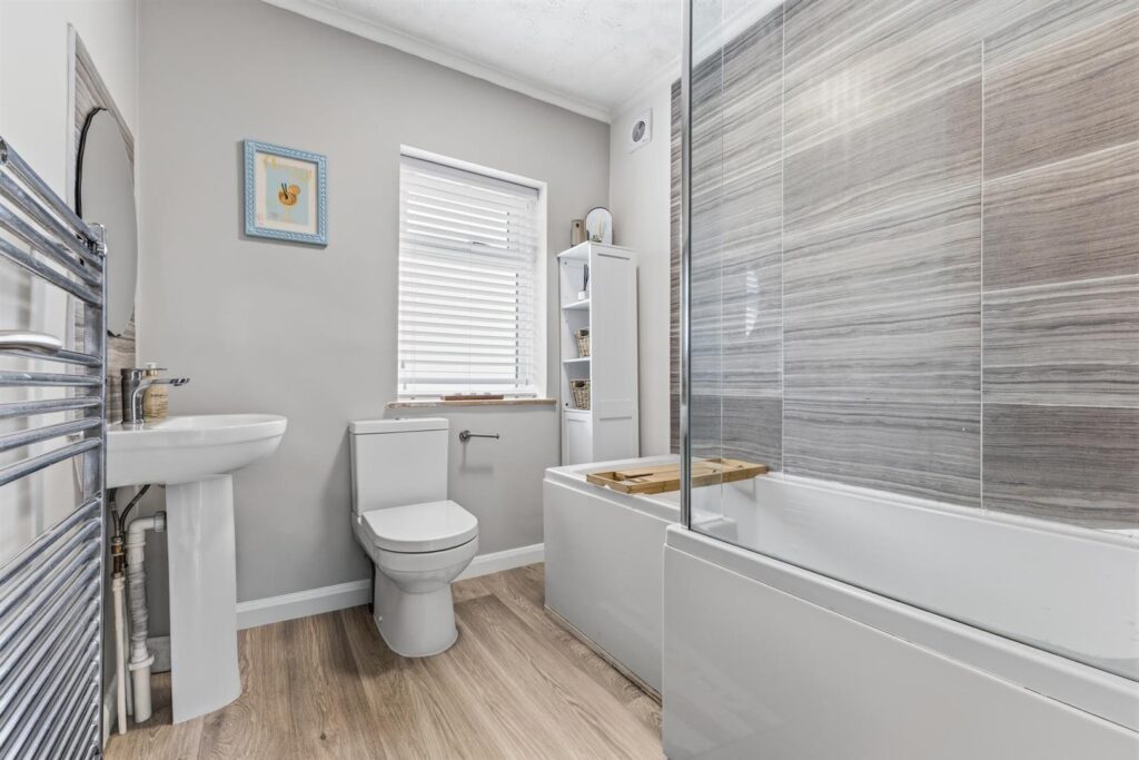 Argles Road, Leek, Staffordshire, ST13 6PQ