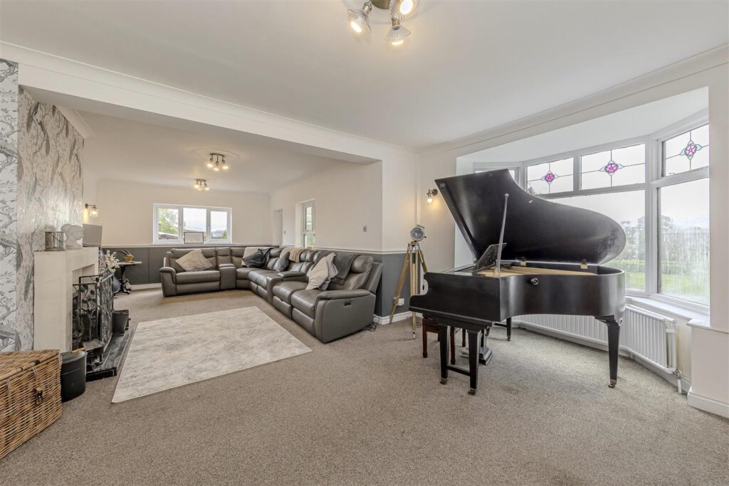 Dilhorne Road, Caverswall, Staffordshire, ST11 9EZ
