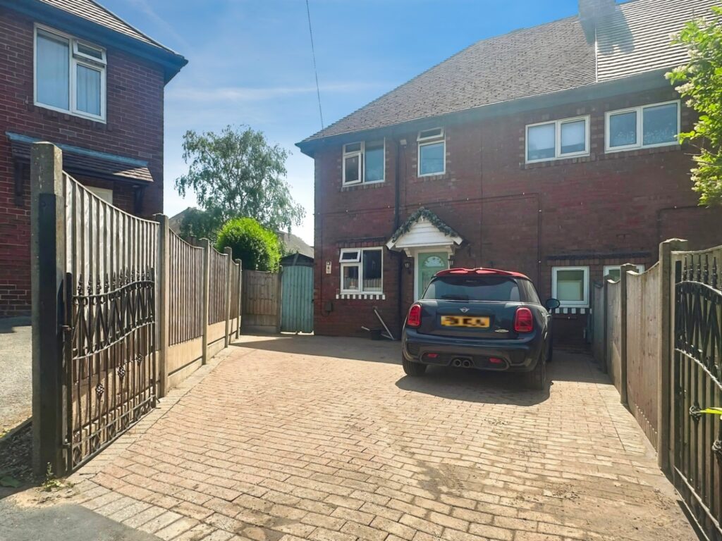 Beatty road, Leek, Staffordshire, ST13 6HG