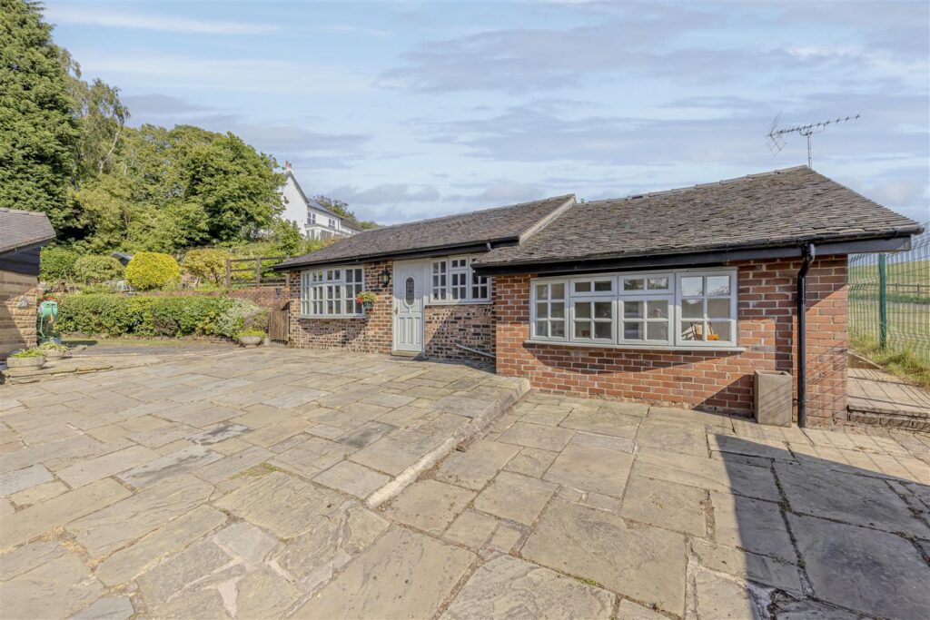 Windmill Hill, Rough Close, Staffrodshire, ST3 7PJ