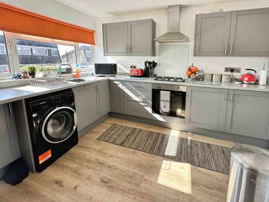 Lorien Close, Leek