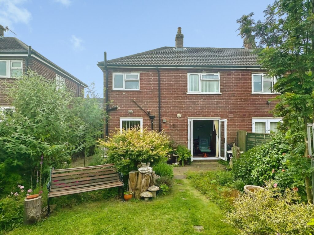Priory Avenue, Leek, Staffordshire, ST13 6QJ
