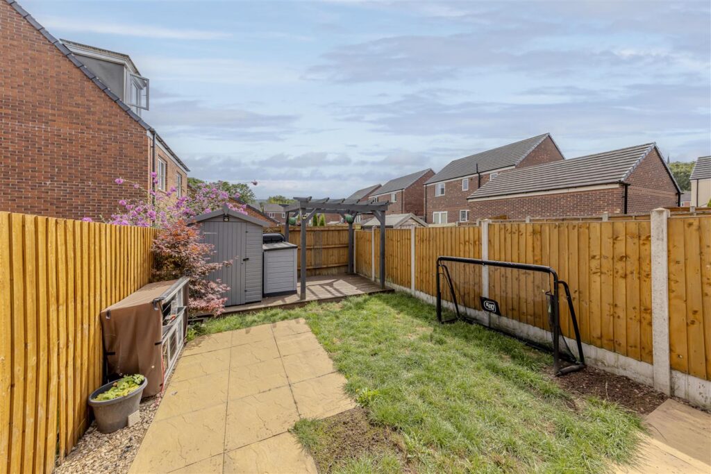 Robert Knox Way, Hartshill, Stoke-On-Trent, ST4 6FD