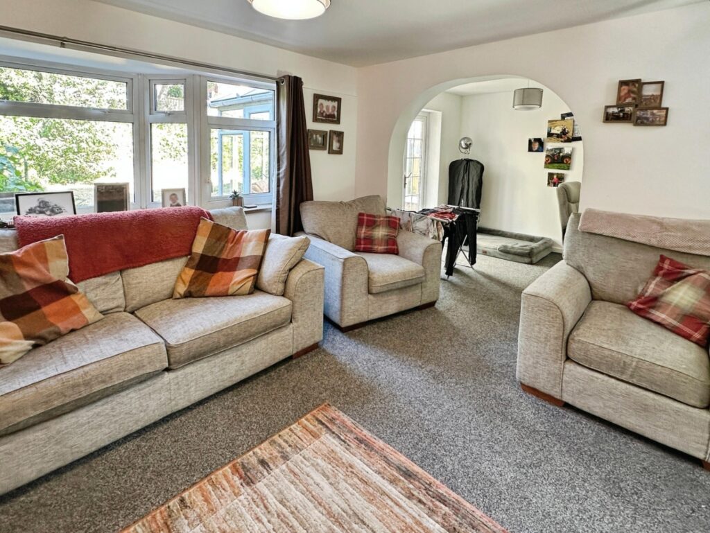 Lorien Close, Leek