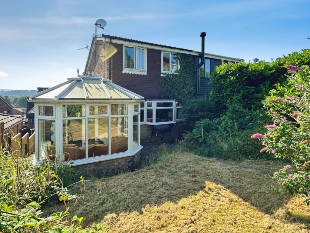 Lorien Close, Leek