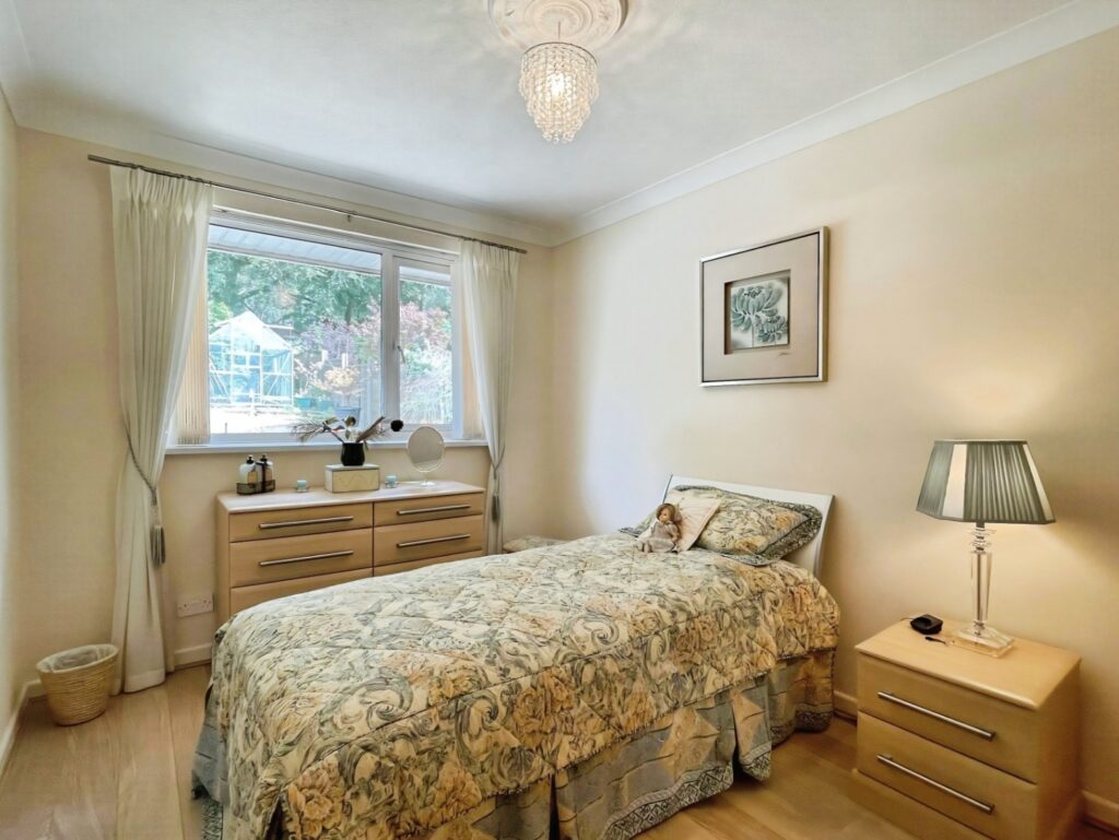 Mount Road, Leek, Staffordshire, ST13 6NQ