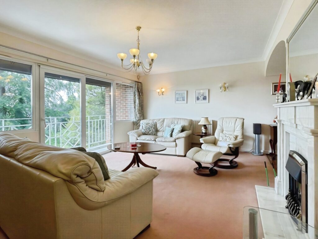 Mount Road, Leek, Staffordshire, ST13 6NQ