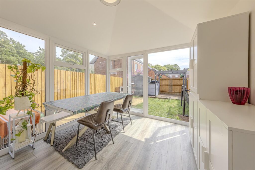 Robert Knox Way, Hartshill, Stoke-On-Trent, ST4 6FD