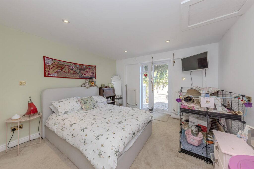 Windmill Hill, Rough Close, Staffrodshire, ST3 7PJ