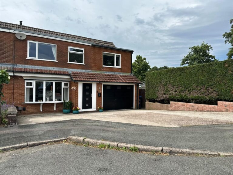 Lockerbie Close, Leek, Staffordshire, ST13 5DD