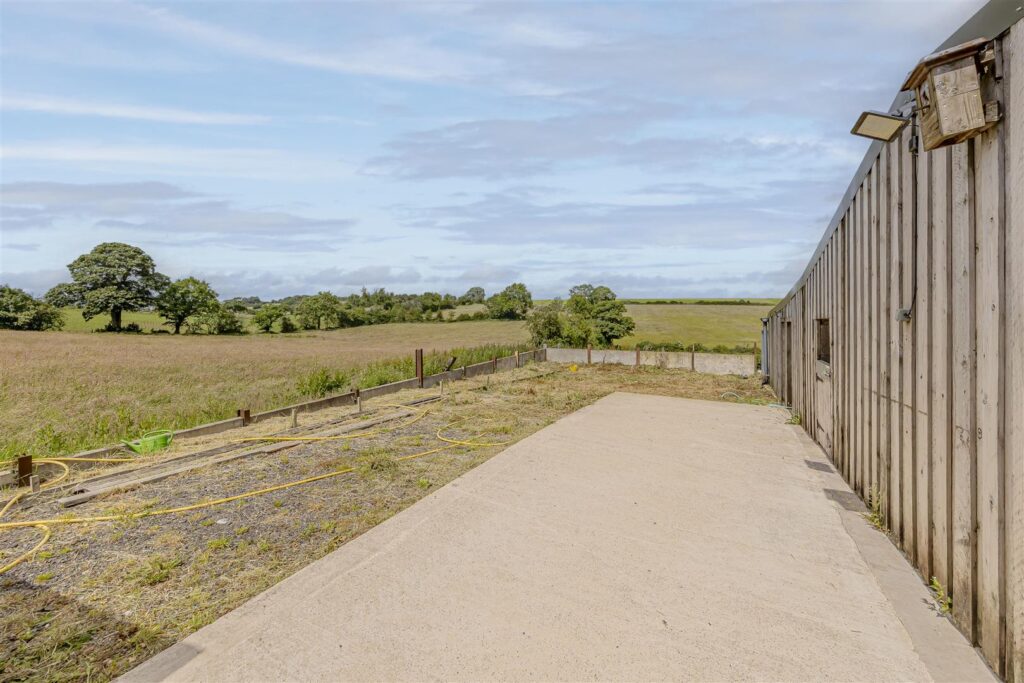 Dilhorne Road, Caverswall, Staffordshire, ST11 9EZ