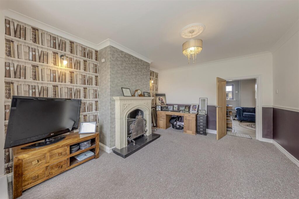 Dilhorne Road, Caverswall, Staffordshire, ST11 9EZ
