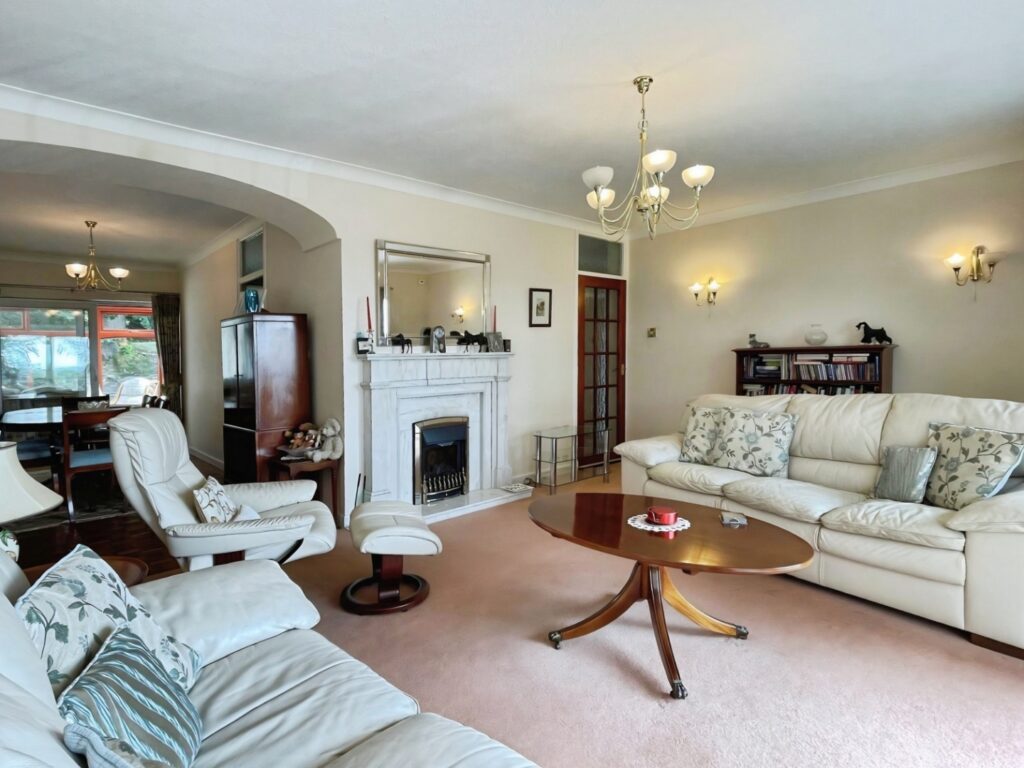 Mount Road, Leek, Staffordshire, ST13 6NQ
