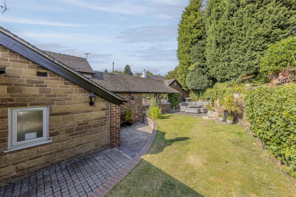 Windmill Hill, Rough Close, Staffrodshire, ST3 7PJ