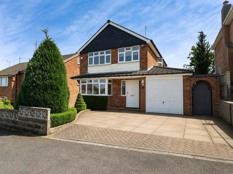 Blythe Avenue, Meir Heath, Stoke on Trent, ST3 7JZ