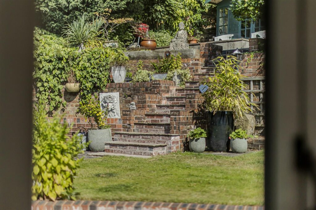 Windmill Hill, Rough Close, Staffrodshire, ST3 7PJ