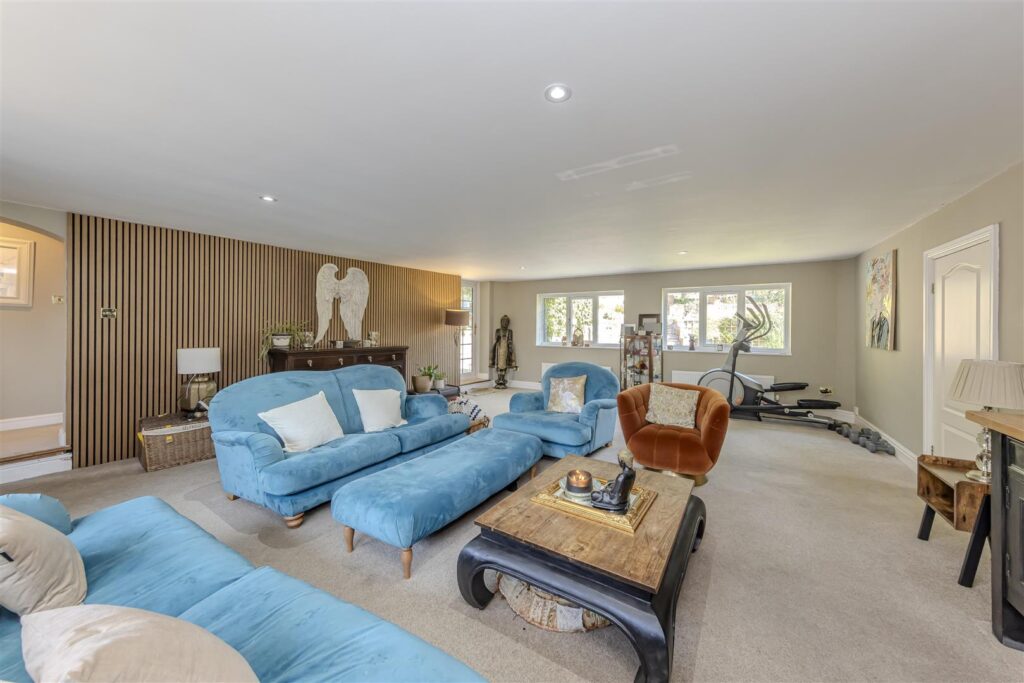 Windmill Hill, Rough Close, Staffrodshire, ST3 7PJ