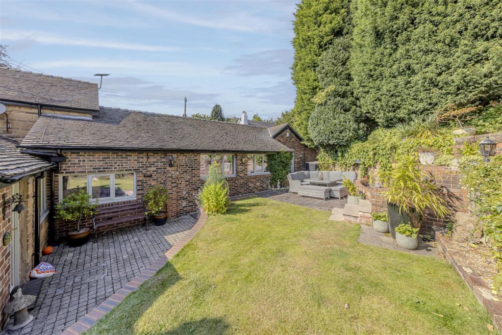 Windmill Hill, Rough Close, Staffrodshire, ST3 7PJ