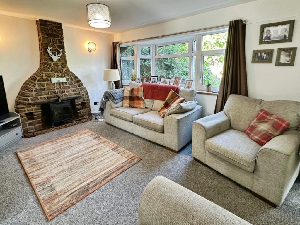 Lorien Close, Leek