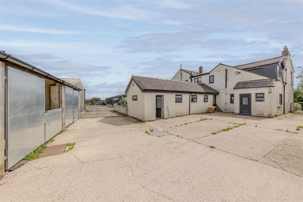 Dilhorne Road, Caverswall, Staffordshire, ST11 9EZ