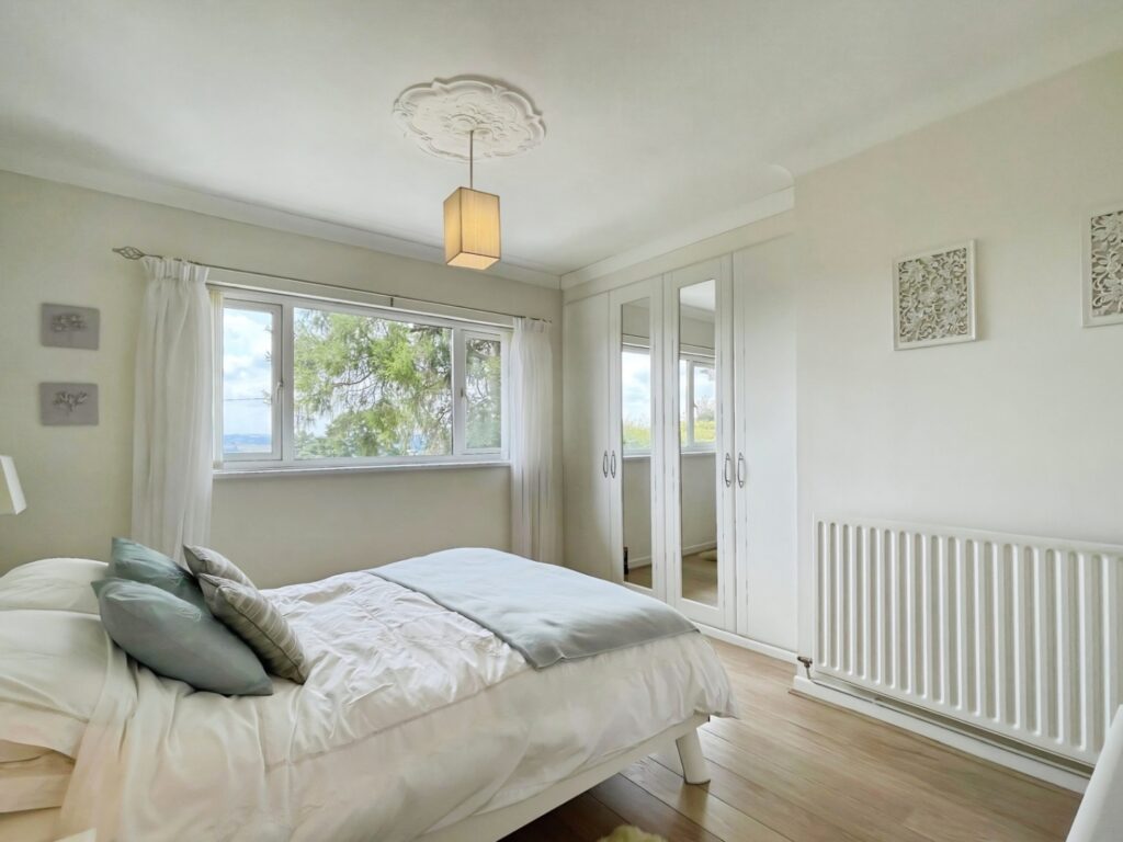 Mount Road, Leek, Staffordshire, ST13 6NQ