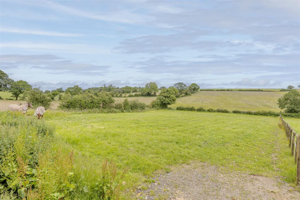 Dilhorne Road, Caverswall, Staffordshire, ST11 9EZ