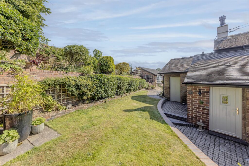 Windmill Hill, Rough Close, Staffrodshire, ST3 7PJ
