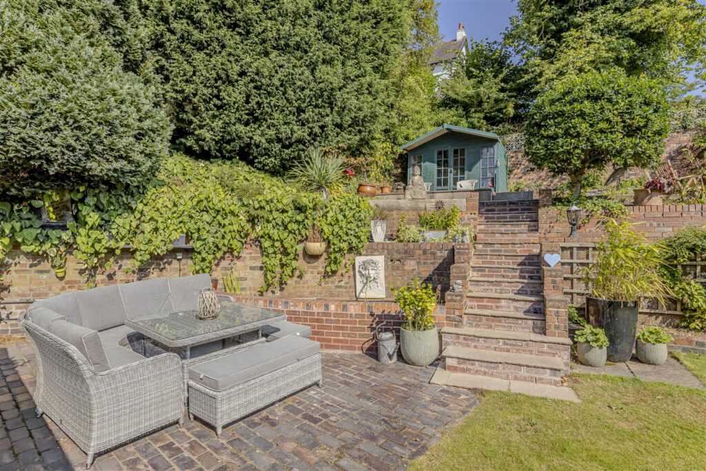Windmill Hill, Rough Close, Staffrodshire, ST3 7PJ