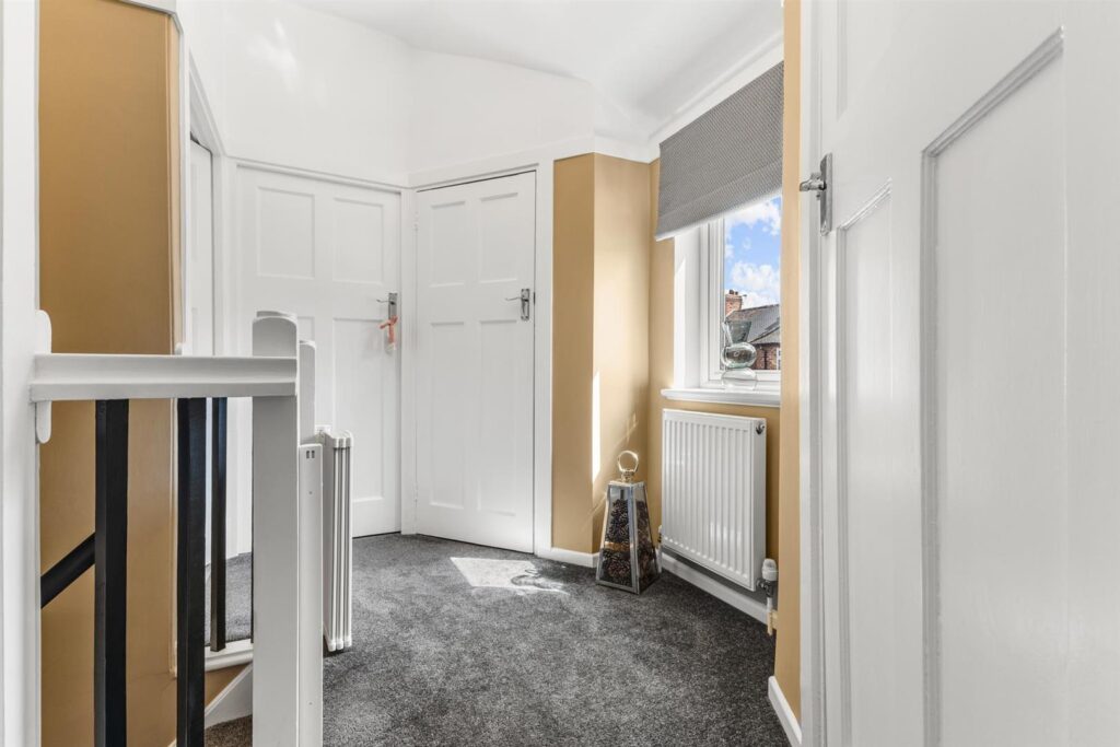 Hillswood Avenue, Leek, Staffordshire, ST13 8EQ