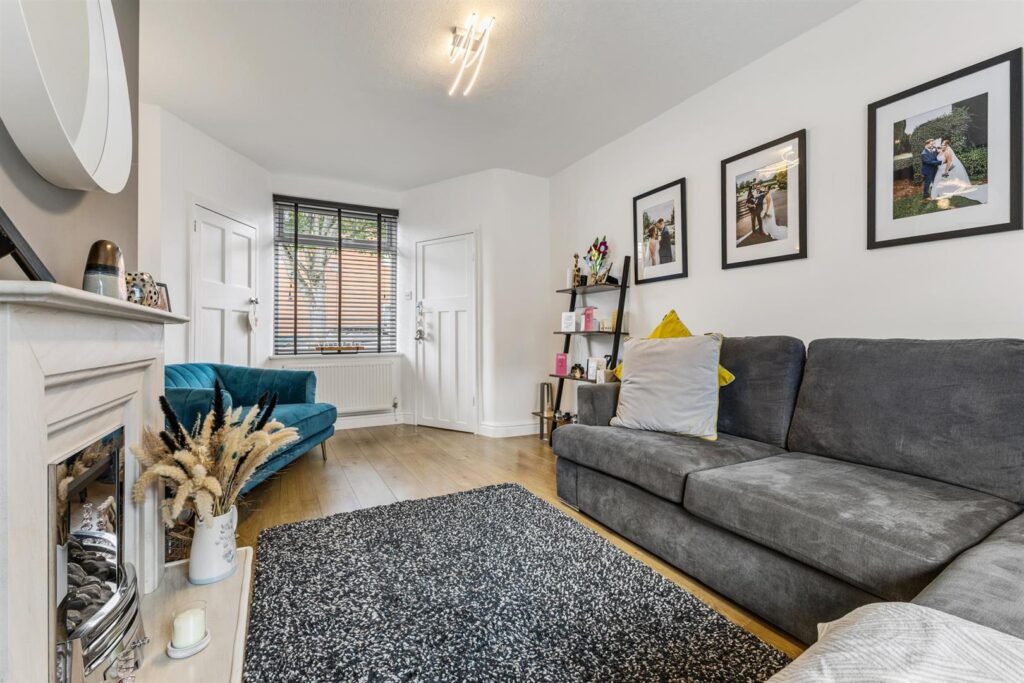 Hillswood Avenue, Leek, Staffordshire, ST13 8EQ