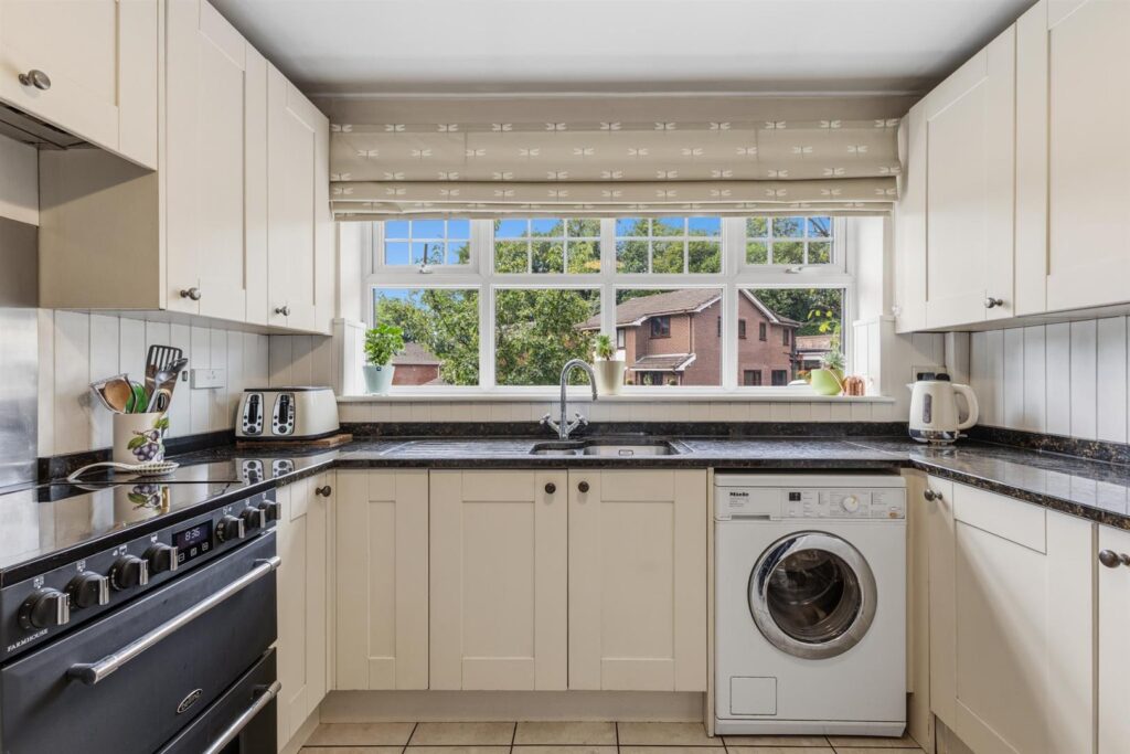 Cauldon Close, Leek, Staffordshire, ST13 5SH