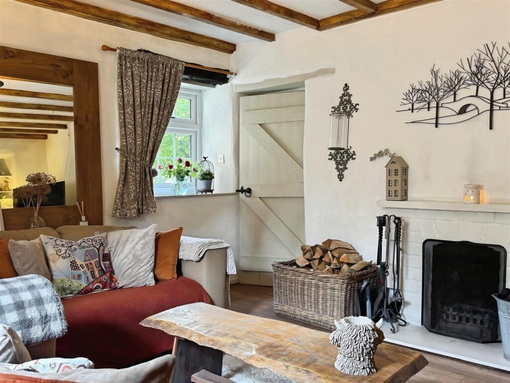 Earl Sterndale, Nr Buxton, Derbyshire, SK17 0BU